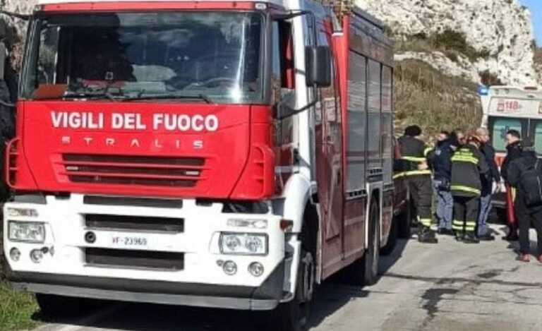 Cade durante un’escursione nel “canyon” di Porto Badisco: 56enne salvato dai vigili del fuoco – VIDEO