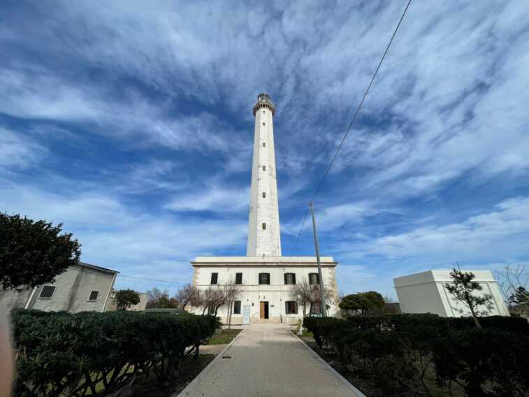 Bari, conclusi i lavori di riqualificazione del faro di San Cataldo: ospiterà il Museo della radio
