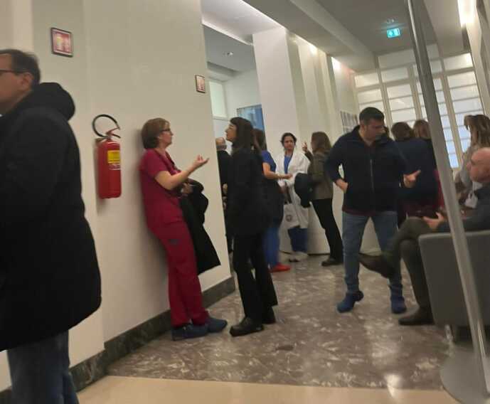 Bari, stangata sulle tariffe del Polipark del Policlinico: si passa a 2,50 euro. Inutili le proteste spontanee di medici e studenti