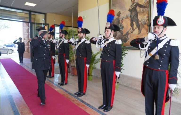 Il comandante interregionale dei Carabinieri, Antonio De Vita, in visita a Foggia