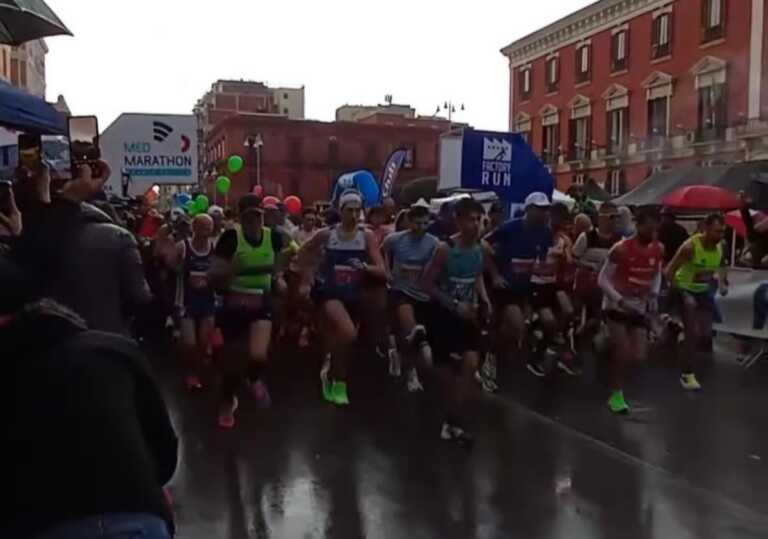 Bari Med Marathon, oltre mille runners provenienti da 19 Paesi sfidano la pioggia – VIDEO