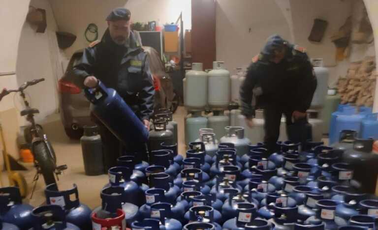Oltre 900 bombole di gpl stoccate in depositi poco sicuri nel Salento: denunciati quattro imprenditori