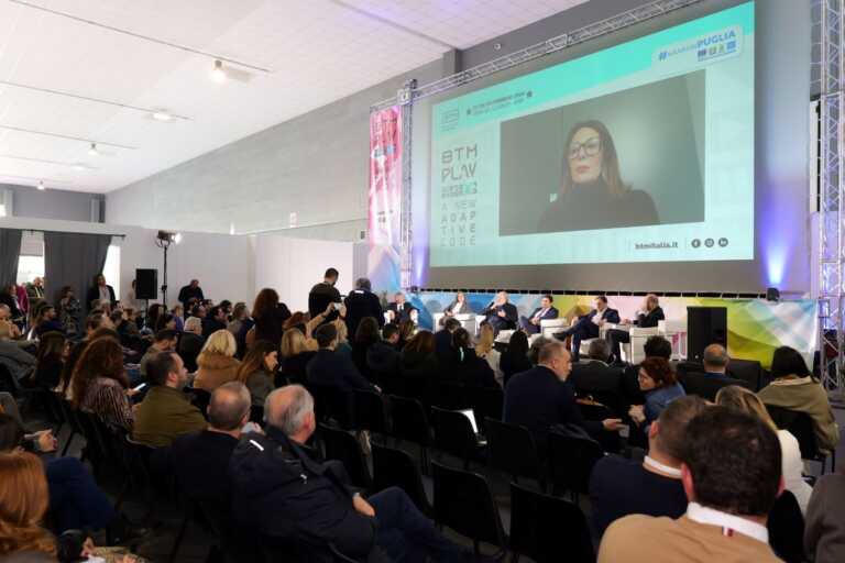Btm Italia e BuyPuglia: quasi 50mila presenze in Fiera del Levante. Emiliano: «Il turismo è materia di tutti» – VIDEO