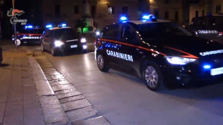 Putignano, chiedono denaro a un imprenditore e aggrediscono il figlio: 4 persone portate in carcere – VIDEO
