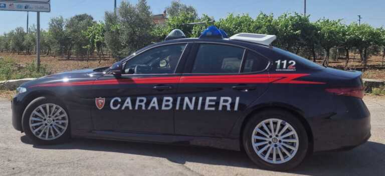 Pedina la ex, la fa salire sull’auto e la porta in una zona isolata: presunto stalker 22enne arrestato a Laterza