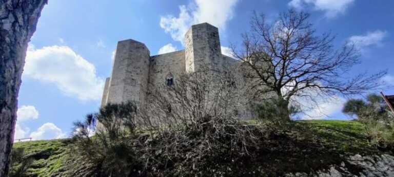 Maltempo, scivolone sotto la pioggia: due turiste 80enni soccorse a Castel del Monte