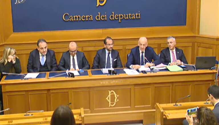 Mafia a Bari, Sisto: «Giusto fare luce dopo gli arresti». Gasparri: «Sottoporre il Comune a verifica»