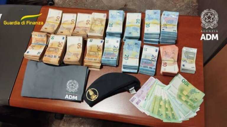Denaro contante non dichiarato da Bari all’Albania: un autotrasportare sorpreso con 162mila euro – VIDEO