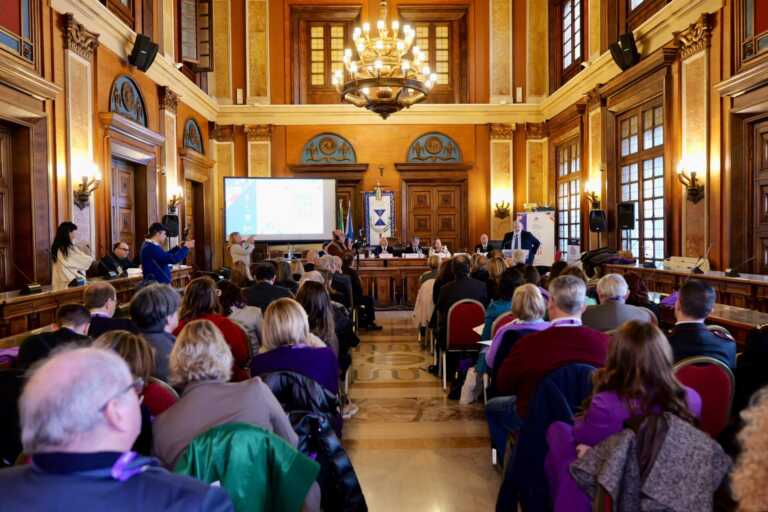 Malattie rare, in Puglia 27mila i pazienti. Emiliano: «Siamo un modello nazionale per la gestione e la cura» – VIDEO