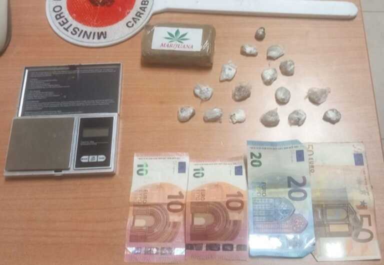 Potenza, sorpresi con la droga tra i locali di via Pretoria: arrestati due pusher, uno è minorenne