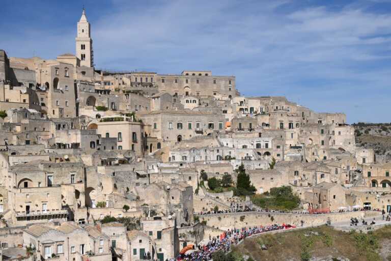 Matera, sempre più saracinesche giù ma il turismo dei Sassi arricchisce bar e ristoranti