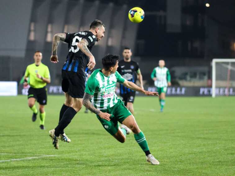 Il Monopoli perde ancora, al “Veneziani” passa il Latina. E alla fine del match parte la contestazione