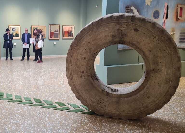 La Città metropolitana di Bari omaggia Enzo Guaricci: l’artista acquavivese nella Pinacoteca “Giaquinto”