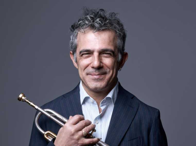 Il ritorno di Paolo Fresu tra jazz e letteratura: doppio appuntamento nel weekend a Lecce