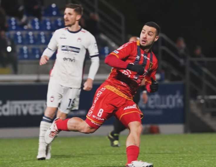 Poche occasioni e zero gol nella sfida tra Picerno e Crotone