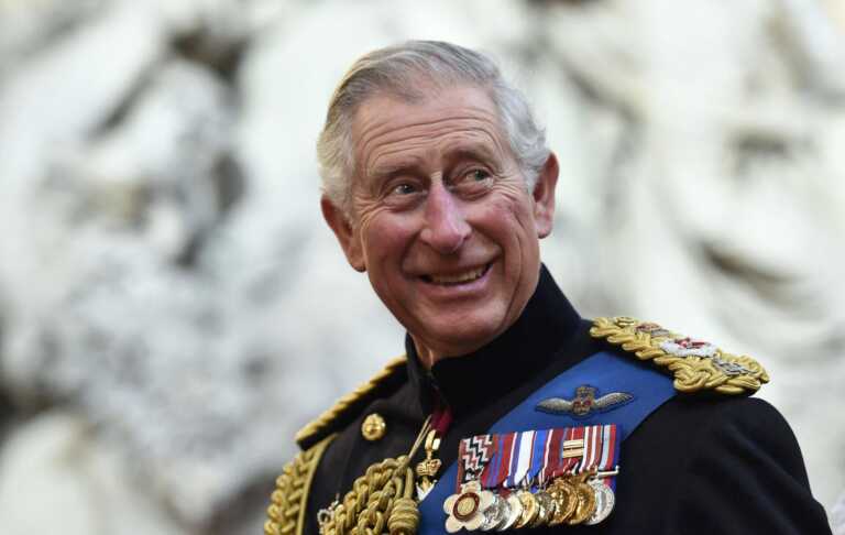 Il re annuncia: «Ho il cancro». William fa le veci