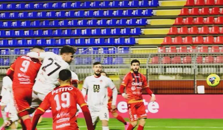 Il Picerno soffre ma risponde alla Juve Stabia: contro il Sorrento finisce 0-2