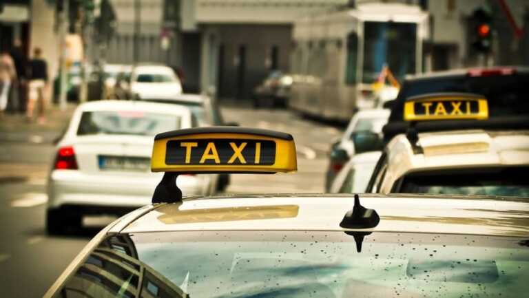 Sciopero dei taxi, a Bari nessuna adesione: «Rinnovate tutte le licenze, non c’era motivo per protestare»