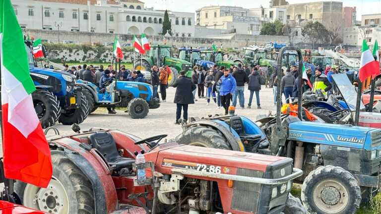 Trattori in marcia anche nella Bat, la protesta degli agricoltori non si ferma: «Chiediamo futuro e dignità» – VIDEO