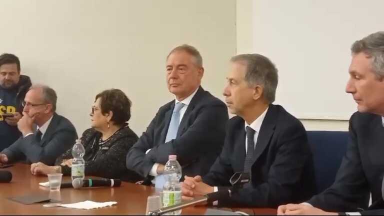 Ex Ilva, il ministro Urso a Taranto: visita lo stabilimento siderurgico e incontra gli operai – VIDEO