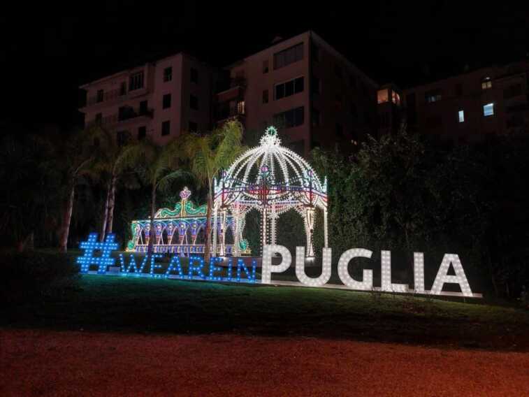 La Puglia sempre più protagonista a Sanremo: le luminarie accolgono artisti e addetti ai lavori a Villa Nobel