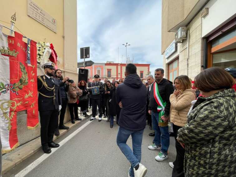 Bari ricorda Giuseppe Mizzi. Decaro: «Vittima innocente di mafia, sempre nel cuore della città»