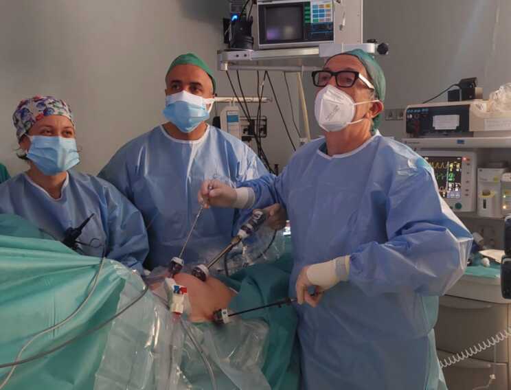 Bari, al Policlinico un innovativo intervento con laser a diodi per il trattamento dell’endometriosi