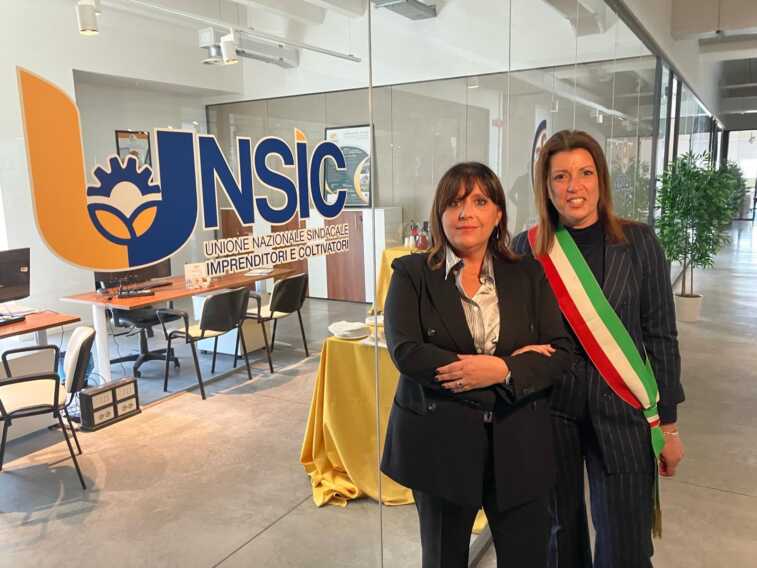 Bari, ecco il nuovo sportello del Caf Unsic e patronato Enasc negli spazi di BeMentor