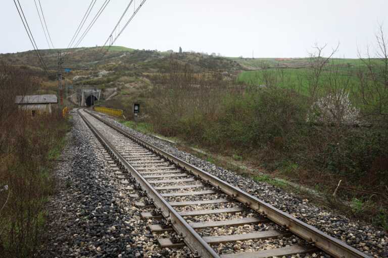 Riprende la circolazione sulla linea ferroviaria Napoli-Foggia: era stata interrotta dopo una frana