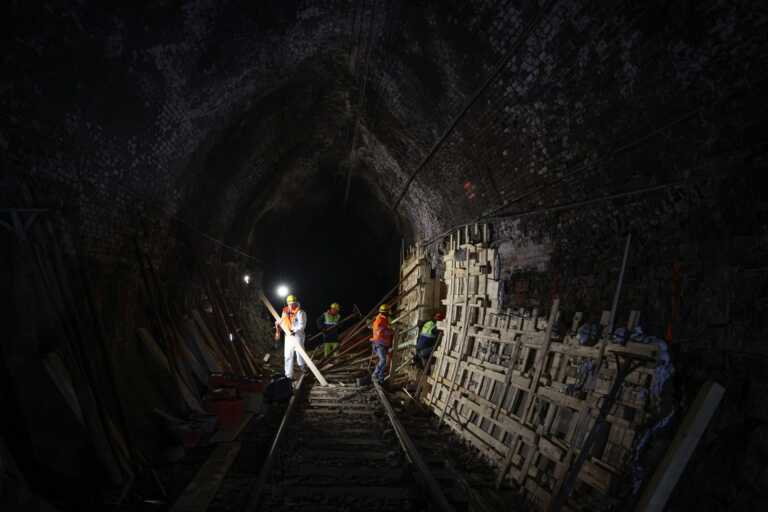 Galleria foto 'Frana sulla tratta Foggia-Benevento: la linea ferroviaria tornerà attiva l’8 aprile – VIDEO' - foto 1