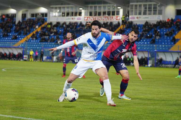 Il Taranto domina nel derby dei due mari e si rilancia tra le big. Brindisi, la D a un passo