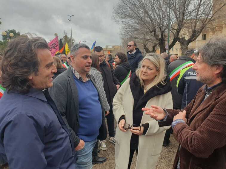 Boss ucciso a Casarano, in duemila alla marcia della legalità per dire «No a tutte le mafie»