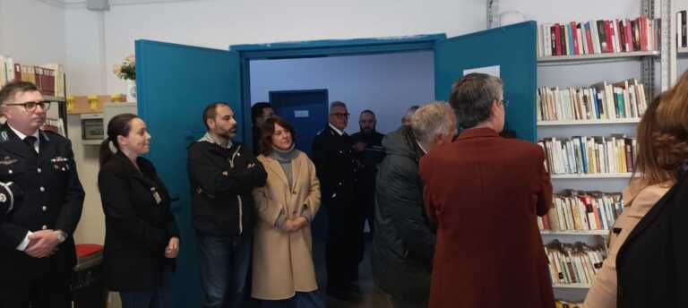 Taranto, in carcere una nuova biblioteca con i libri donati da avvocati e giudici