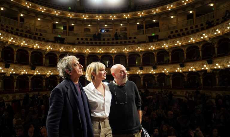 Il Bifest 2024 vola subito alto. Petruzzelli gremito per “Felicità”