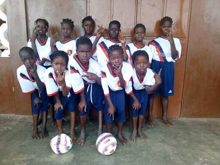 Sport e solidarietà: il Potenza dona palloni, divise e kit ai bimbi del Benin