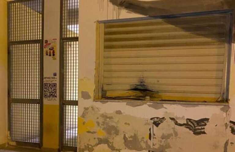 Esplosione nella notte a Canosa di Puglia: bomba carta danneggia una pescheria