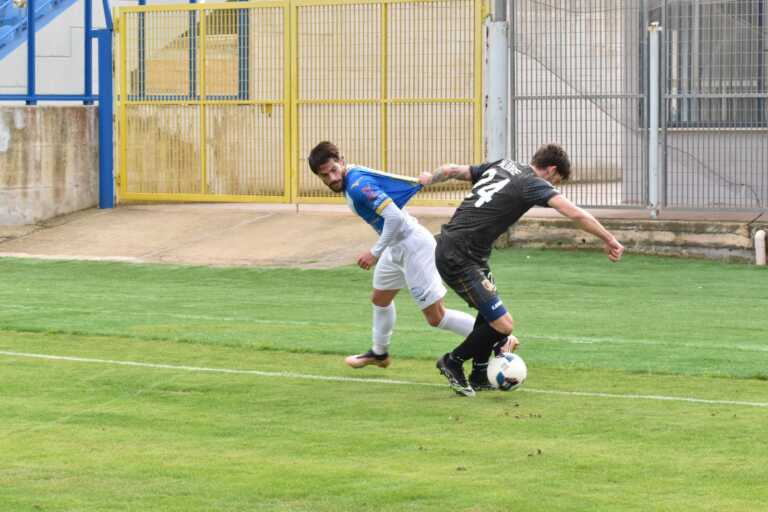 Il peggior Brindisi della stagione non vince neanche con l’uomo in più: 0-0 contro il Giugliano