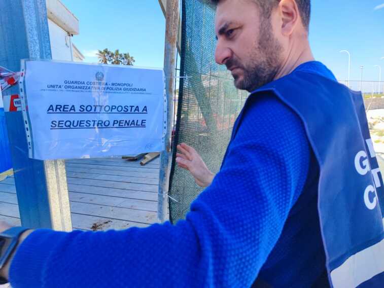 Galleria foto 'Lavori edili in un’area protetta a Costa Ripagnola: sequestrato un cantiere abusivo' - foto 1