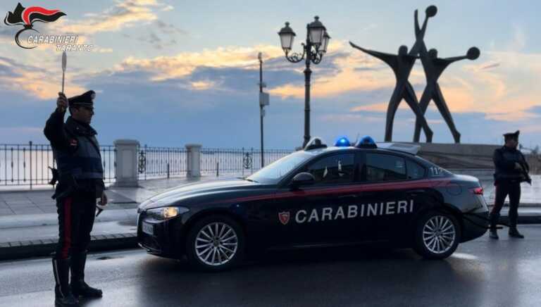 Taranto, un chilo e mezzo di hashish nascosto in una scatola di scarpe: arrestato un 38enne