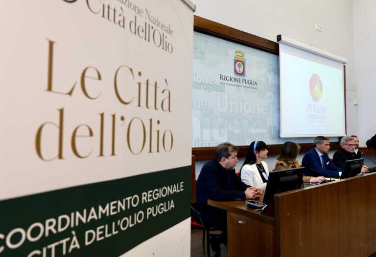 Olio Evo, in Puglia il 60% della produzione italiana: un portale e uno spot promuovono l’oro verde – VIDEO