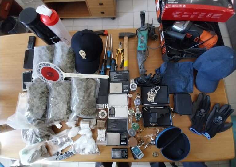 Canosa: in casa oltre un chilo di droga, Rolex e gioielli di dubbia provenienza. Due arresti