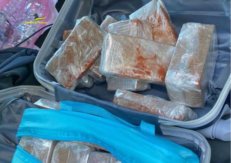 In casa più di 4 chili di droga e un’agenda con gli incassi della vendita: un arresto a San Severo
