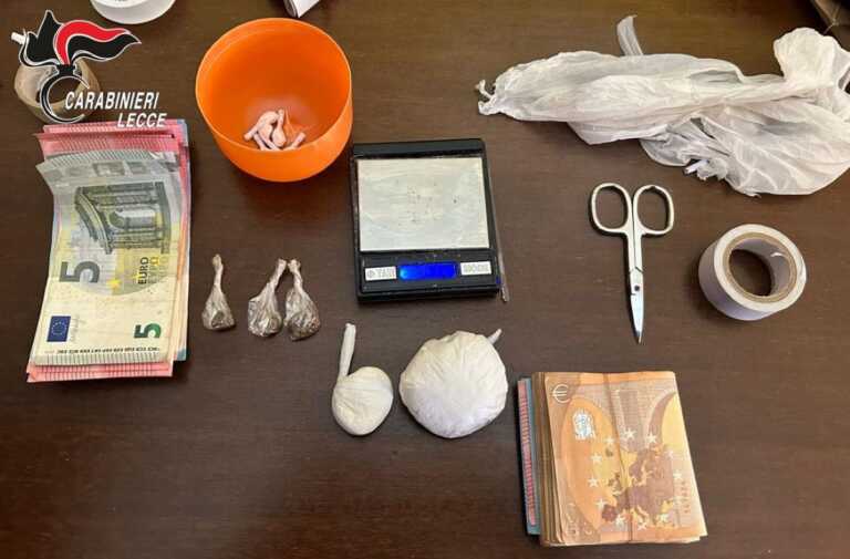 Droga nascosta in un berretto conservato nel comodino: arrestato pusher 24enne a Surbo