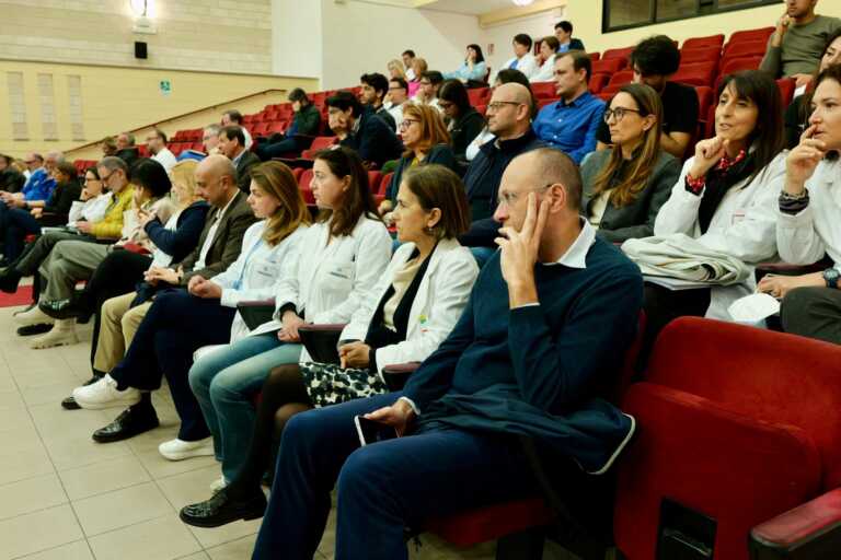 Galleria foto 'Emiliano alla Scuola di Medicina dell’UniBa: «Qui si formano i medici del futuro» – VIDEO' - foto 5