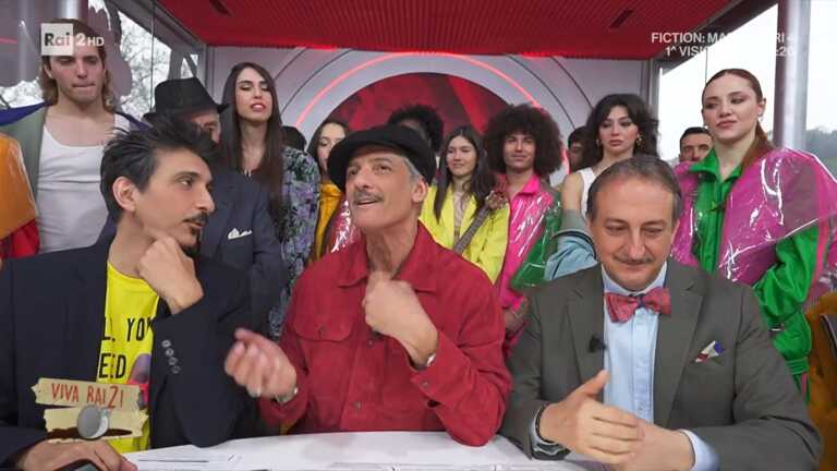 Fiorello scherza sul caso Bari: «Emiliano amico di Decaro? Gli ha regalato l’agenda con i numeri dei boss»