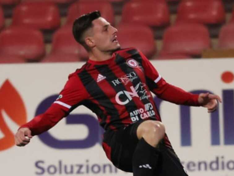 Che impresa del Foggia: Riccardi ed Ercolani ribaltano la capolista: Juve Stabia sconfitta 2-1