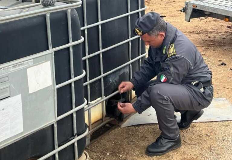 Gasolio agricolo rivenduto in nero: sequestrati 20mila litri. Sei denunce a Ugento