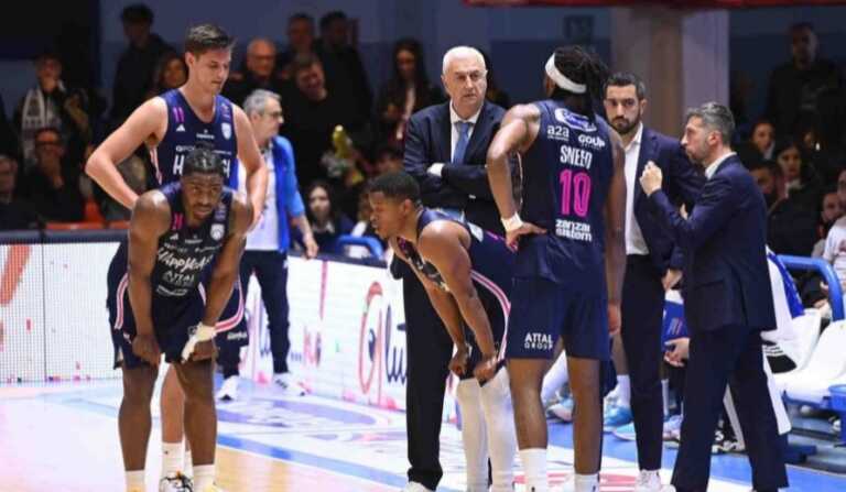 Happycasa si ferma nel momento clou. Dinamo Sassari passa a Brindisi