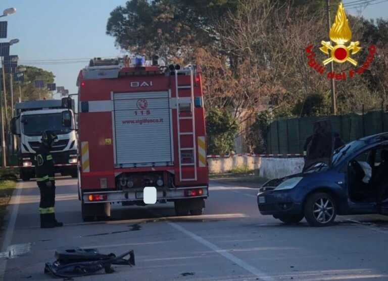 Galleria foto 'Auto contro un muretto sulla Francavilla Fontana-Ostuni: grave un 23enne' - foto 1