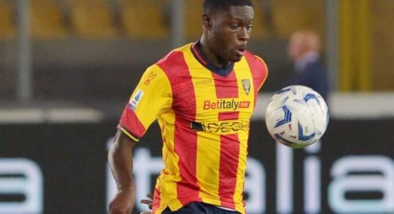 Lecce, stagione finita per Kaba: lesione del crociato per il centrocampista francese